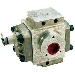 UM70025    Main Hydraulic Pump---Replaces 3038730M2